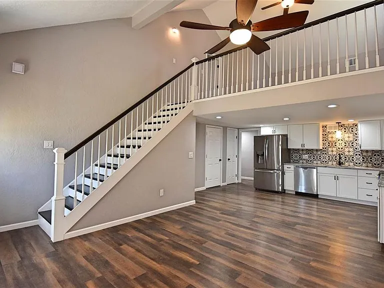 4912 SE Hardin Ave — Photo 2