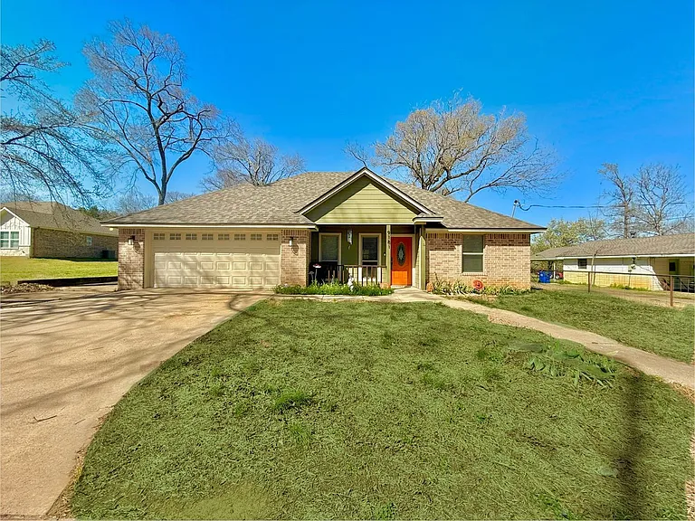 9181 County Road 427 — Photo 1