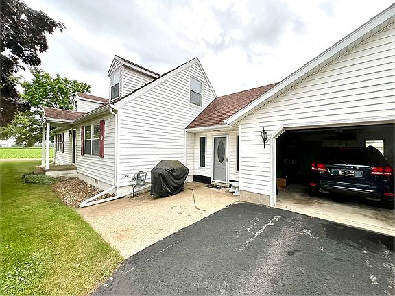 2nd image of 222 Davis St