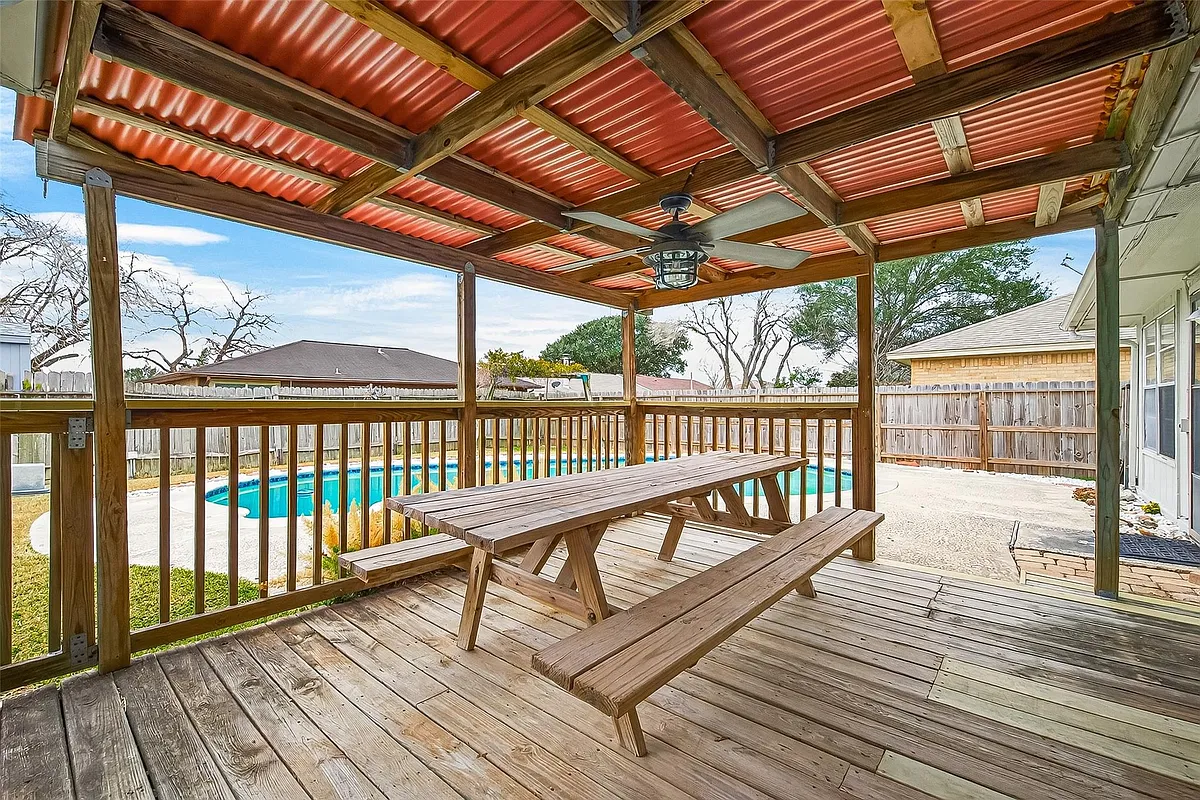 Building Photo - 6630 Harpers Dr