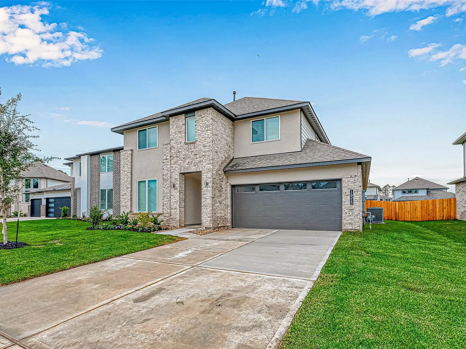 5 bed, 3.0 bath, 2766 sqft, $2,950 — Photo 1