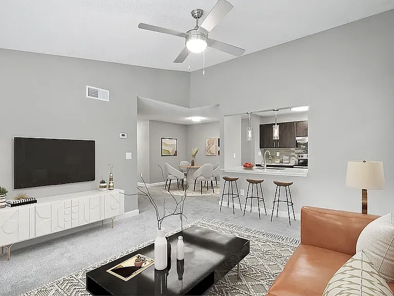 Halston Riverside — Photo 15