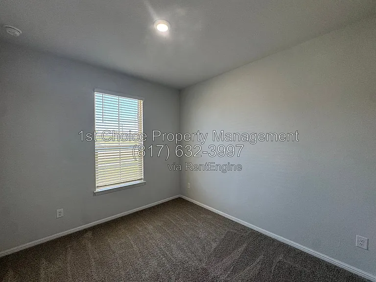 912 Rothville Ln — Photo 3