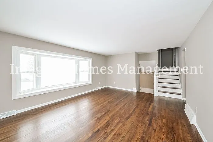 3 bed, 1.5 bath, 1512 sqft, $2,395 — Photo 3