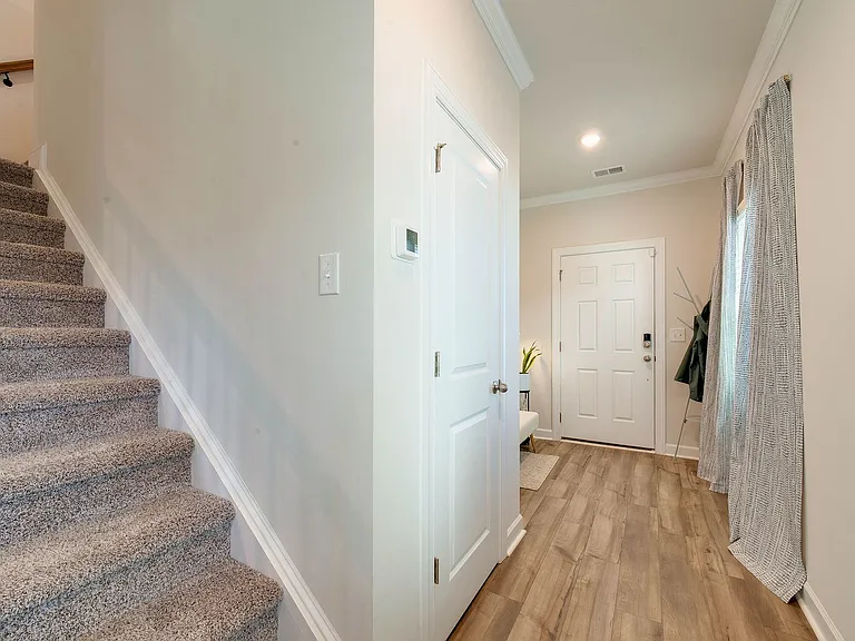 4009 Woodland View Dr — Photo 6