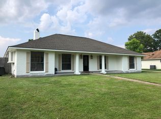 (Undisclosed Address), Baton Rouge, LA 70817