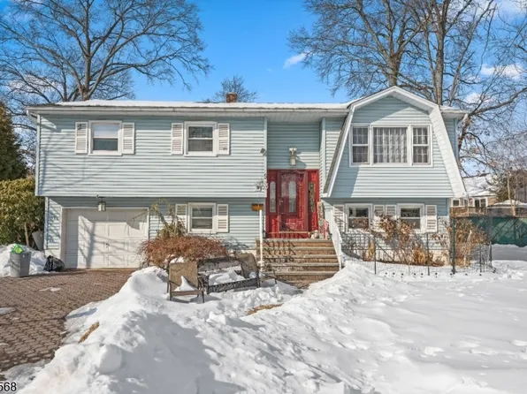 9 Chalen Ct, Pompton Lakes Boro, NJ 07442