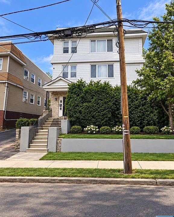 1st image of 129 Goodwin Avenue