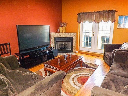 4th image of 3231 W Fullerton Ave #4