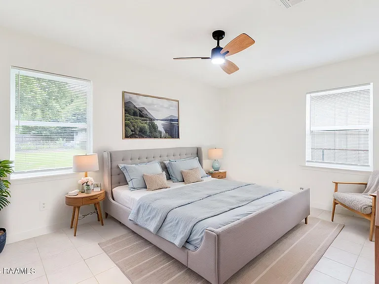 304 W Broussard St — Photo 11