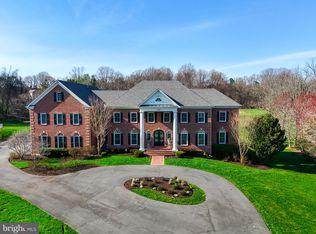 9722 Arnon Chapel Rd, Great Falls, VA 22066