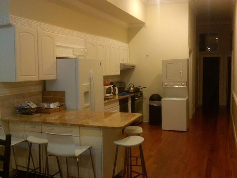2nd image of 89 Chambers St