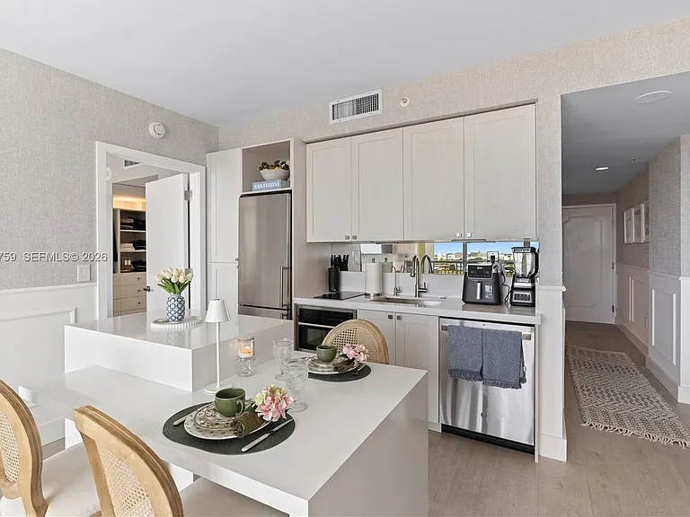 3350 SW 27th Ave #1806 — Photo 9