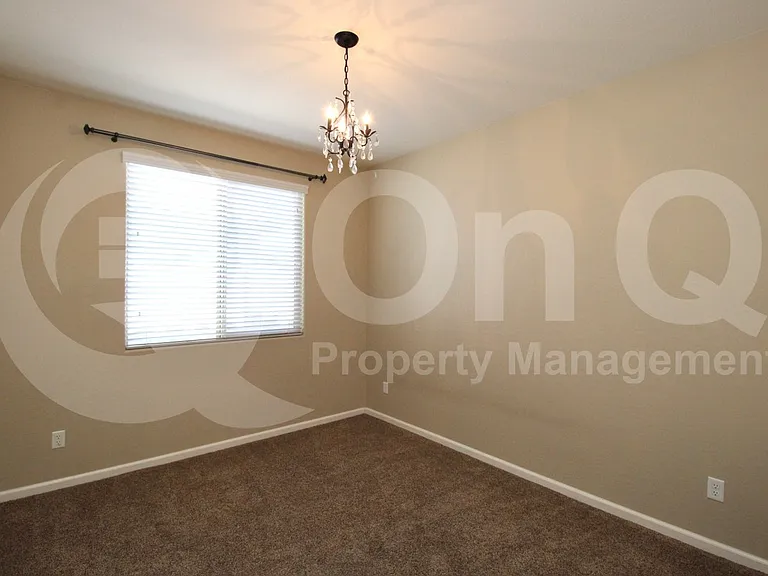 867 E Aberdeen Dr — Photo 13