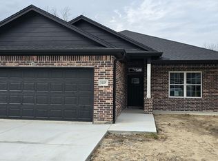 1225 6th St, Port Arthur, TX 77640