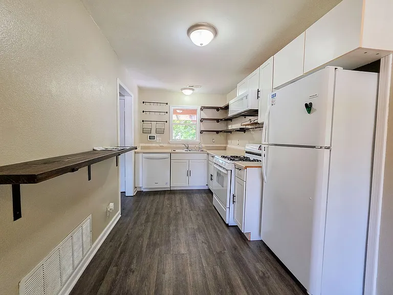 1505 N Garland Ave — Photo 7