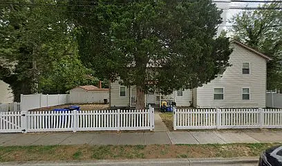 36 Avondale St — Photo 1