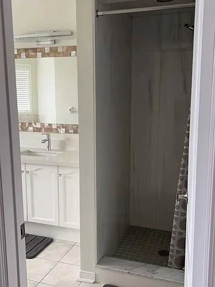 545 Menczel Cres #UPPER — Photo 21