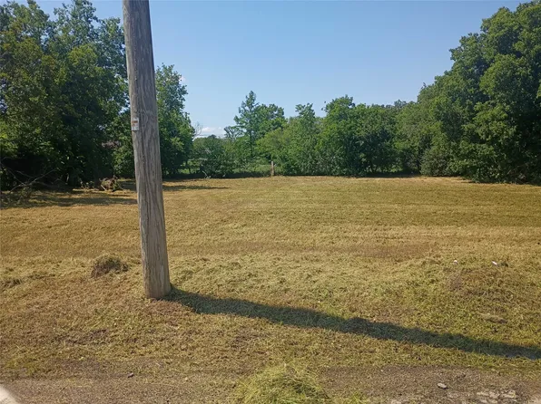 902 SE 2nd St, Mineral Wells, TX 76067