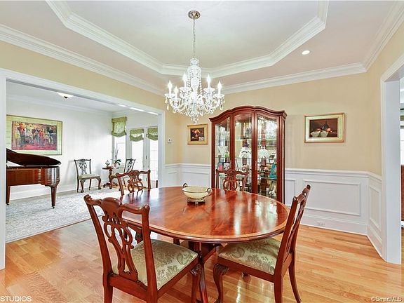 5th image of 291 Highland Ave