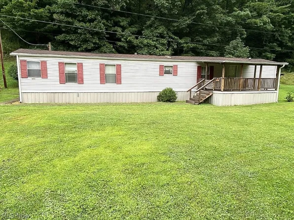 1165 Boggs Frk, Spencer, WV 25276