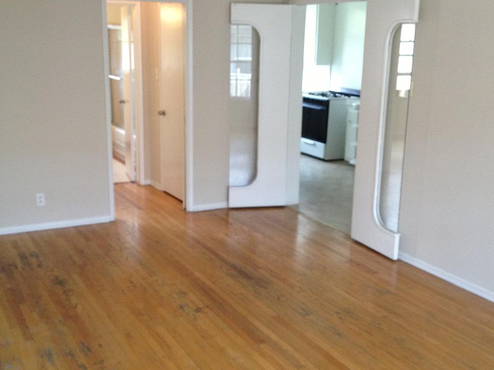 2nd image of 1138 S Sherbourne Dr APT 5