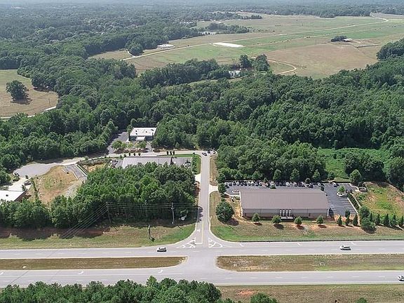 4th image of 2180 Veterans Memorial Pkwy