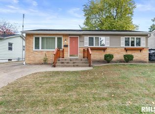 1920 Fairmont Dr, Springfield, IL 62702