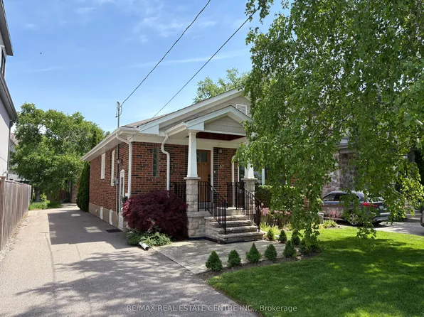 37 Maple Ave N, Mississauga, ON L5H 2R9