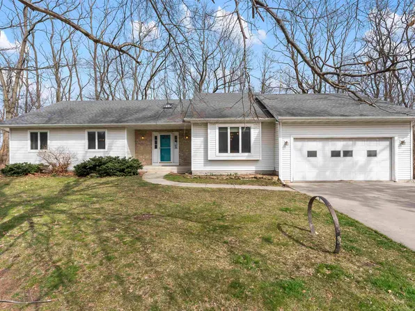 5631 Hodgson Rd, Mazomanie, WI 53560