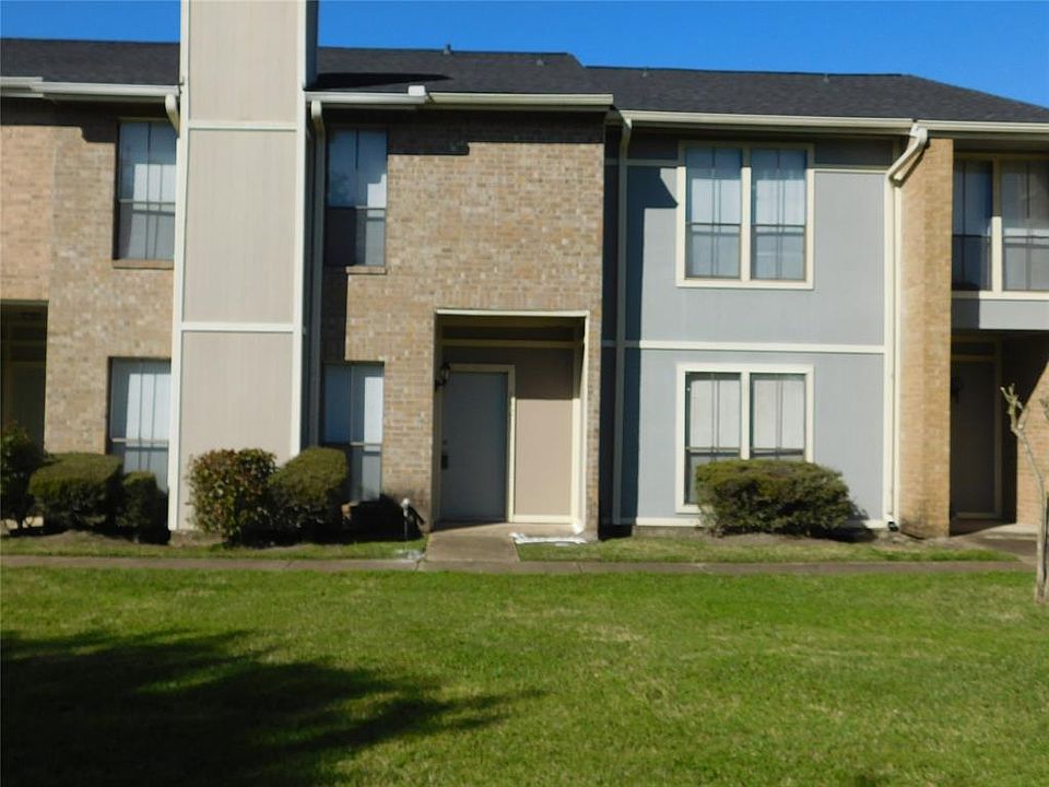 1st image of 8421 Wednesbury Ln #8421