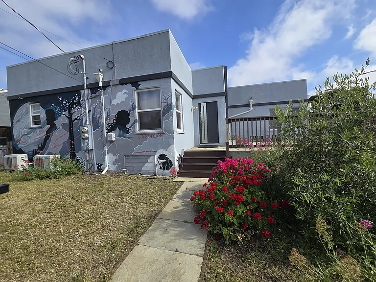 2901 Adeline St — Photo 9