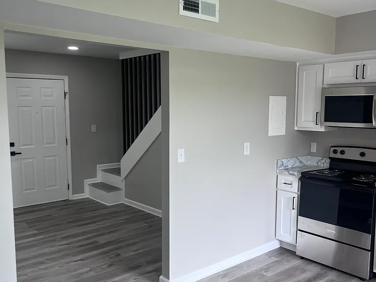 Fisher St Apartments — Photo 44