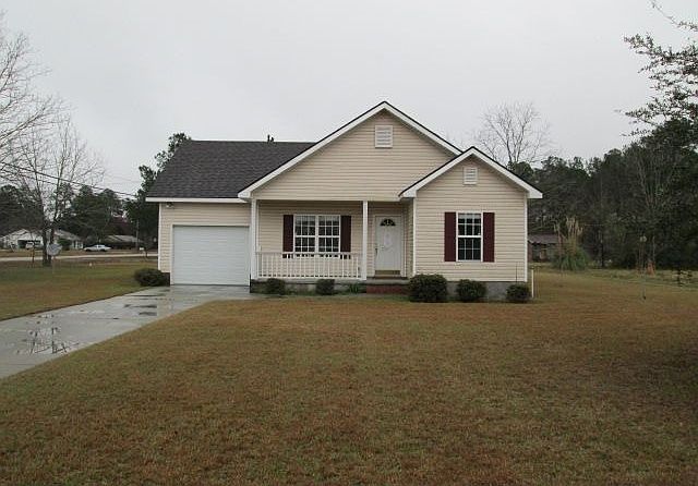 1st image of 2702 Woodland Dr
