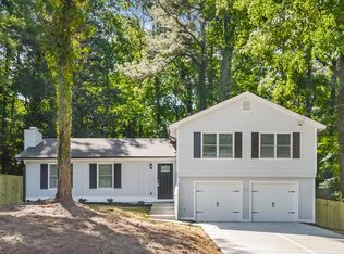 230 Victoria Dr, Ellenwood, GA 30294