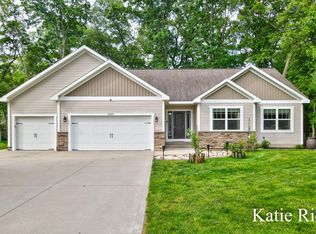 3669 Windemere Ct, Norton Shores, MI 49441