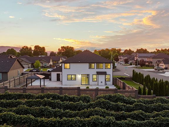 3rd image of 3409 Colombard Ln