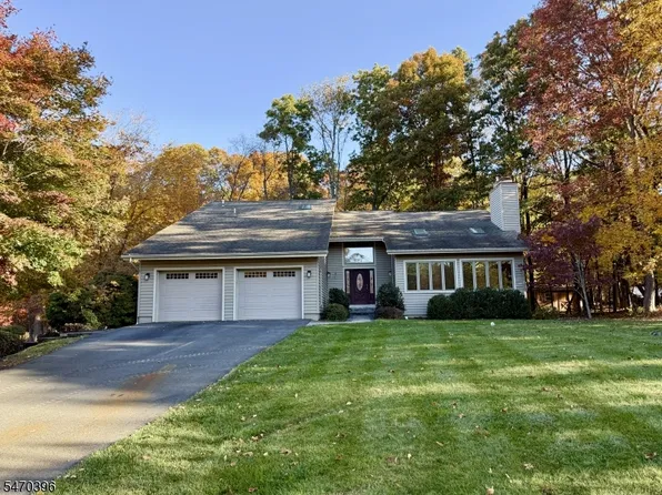8 Susan Ln, Byram Twp., NJ 07821