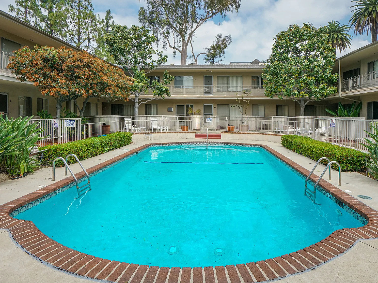 Marengo Apartments — Photo 4