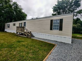 10 Elcona St, Hubert, NC 28539