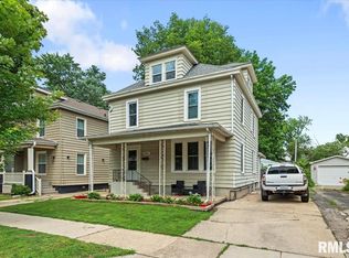 826 S Douglas Ave, Springfield, IL 62704