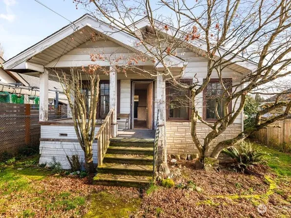 9004 12th Avenue SW, Seattle, WA 98106