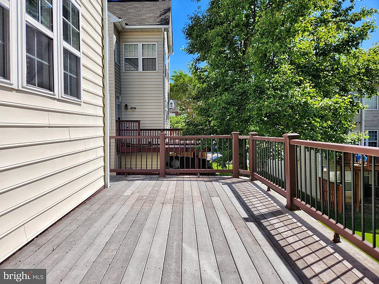 13906 Gothic Dr — Photo 47