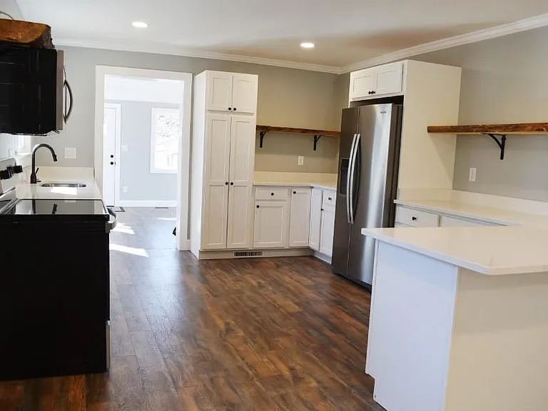 311 Crestwood Dr — Photo 5