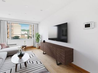 26-20 21st St #101, Astoria, NY 11102