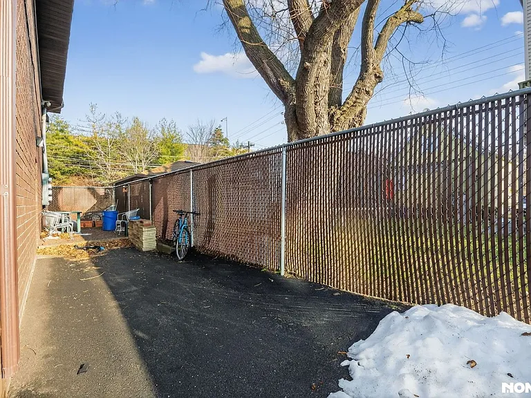 9 Vreeland Ave #3E — Photo 22
