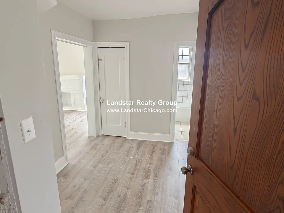 6300 N Oakley Ave #3