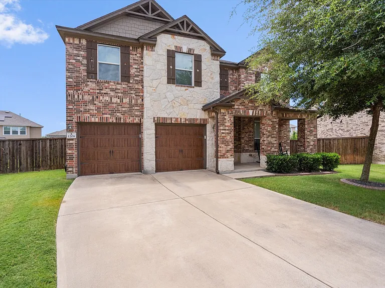 1208 Ravenside Cv — Photo 2