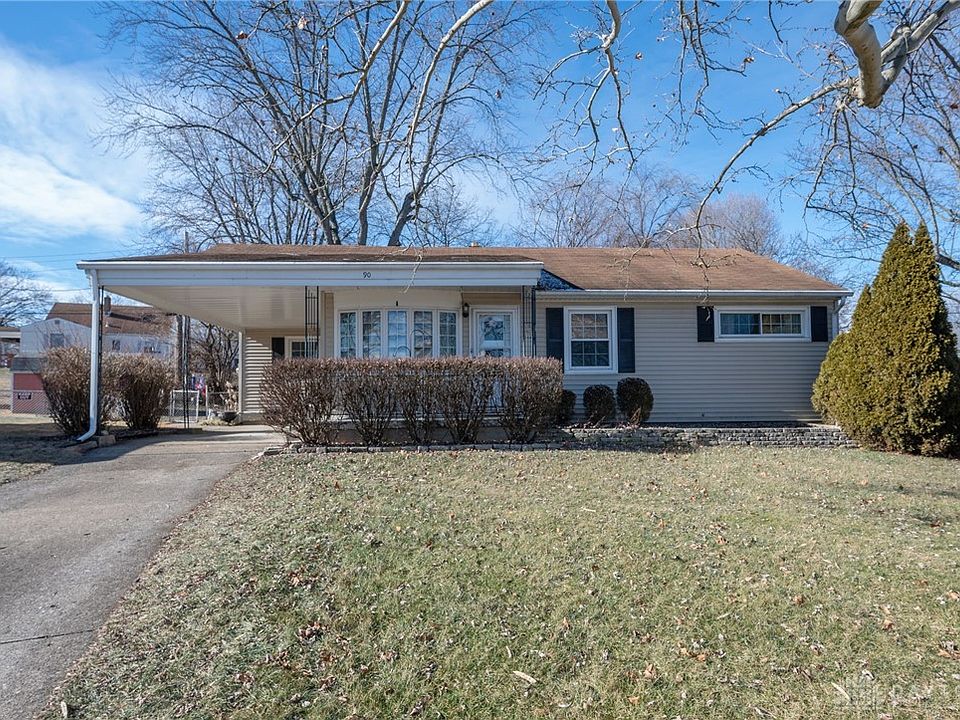 1st image of 90 Berkshire Ct
