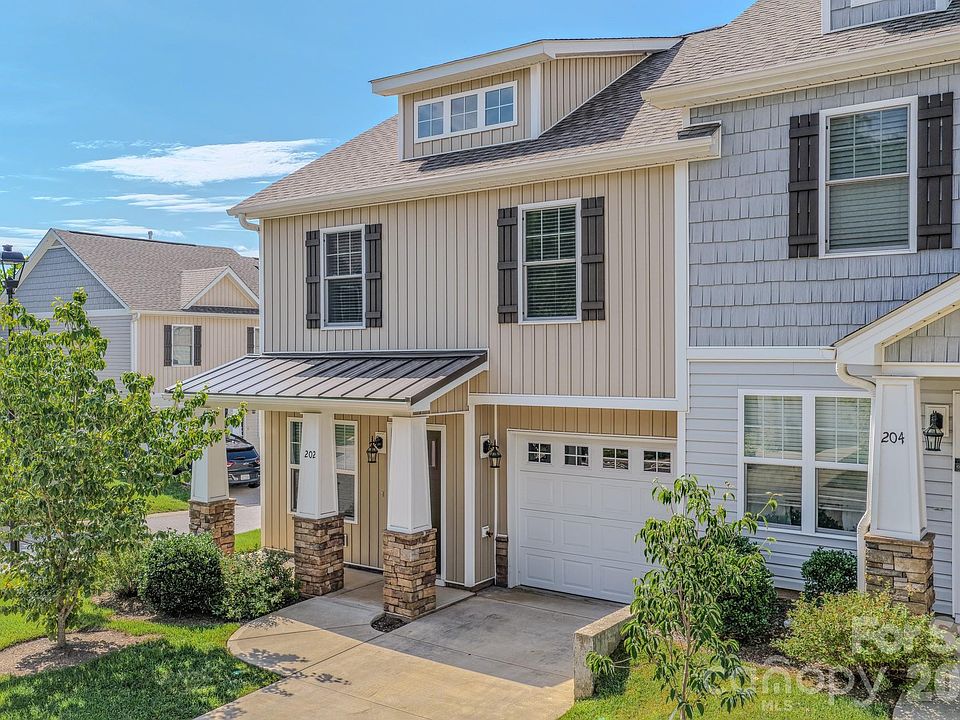 1st image of 202 Stoney Point Way
